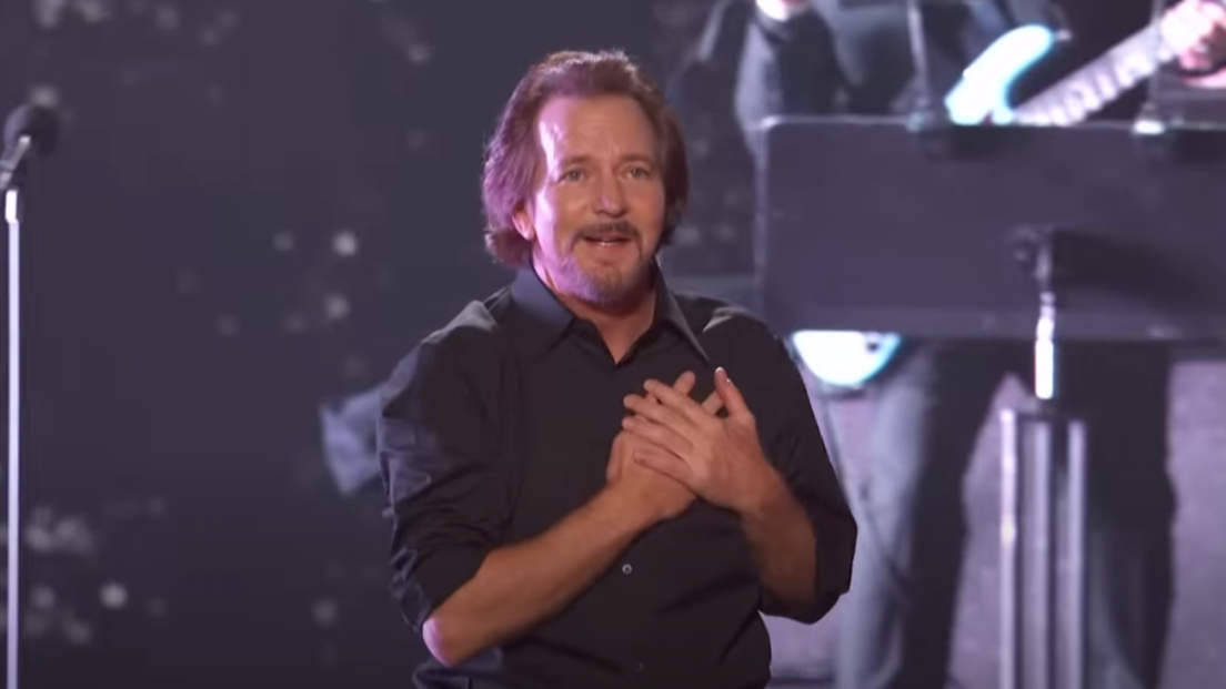 U2, Eddie Vedder pubblica il live ufficiale con la sua versione di One cantata ai Kennedy Center Honors. Guarda il video