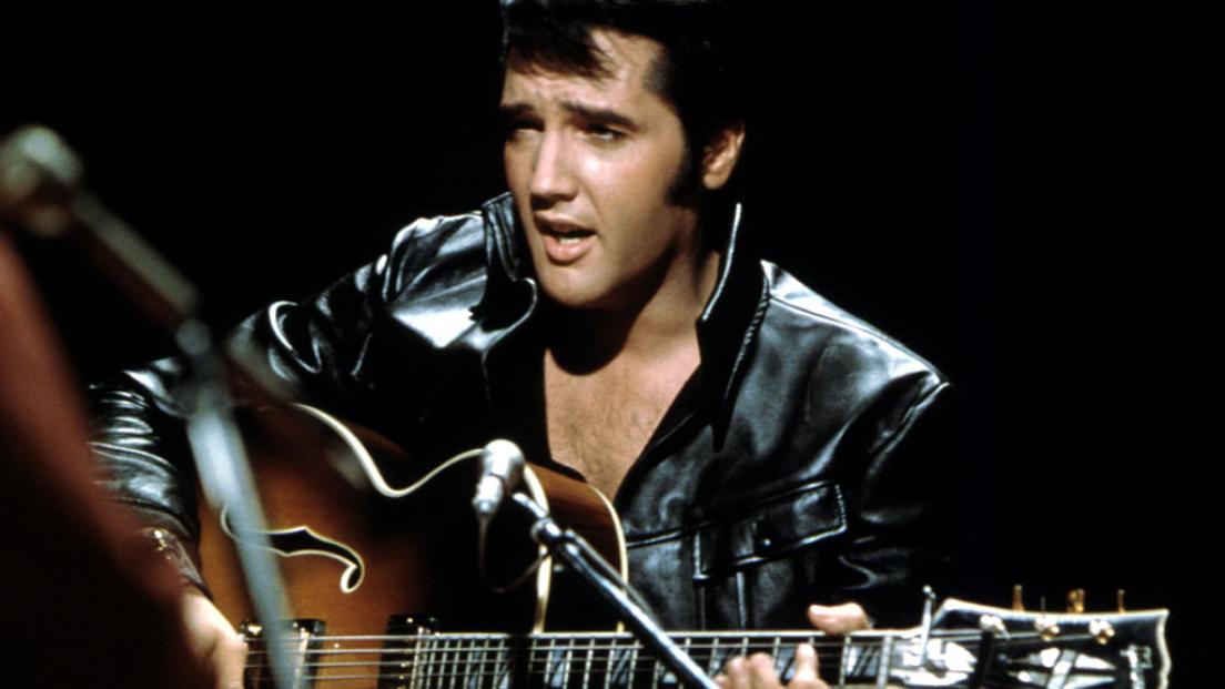 Elvis, dopo l'uscita del film sempre più persone vogliono imparare  a suonare le sue canzoni. La ricerca di Fender