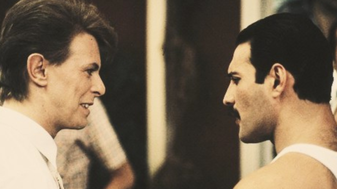 40 anni di Under Pressure: la storia della leggendaria collaborazione tra i Queen e David Bowie (tra litigi in studio e calici di troppo)