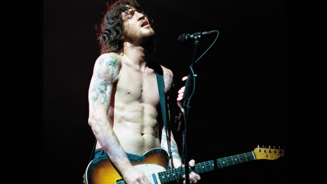 John Frusciante: dall’inferno della droga alla salvezza grazie al rock. Il suo ritorno