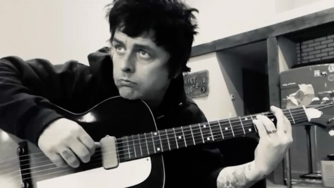 Green Day, pubblicato un nuovo misterioso video intitolato "1972": album in arrivo? Guardalo qui