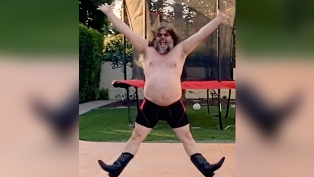 Coronavirus, la folle danza di Jack Black durante la quarantena: "state a casa!". Guarda il video