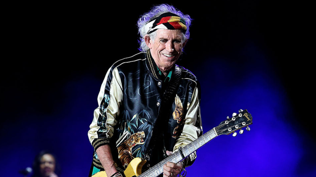 The Rolling Stones, Keith Richards spiega il metodo migliore per scrivere una canzone: "devi trasgredire le regole"