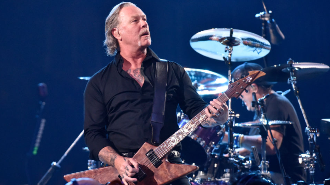 Metallica, James Hetfield: "ogni volta che prendo in mano una chitarra in realtà mi piacerebbe essere un batterista"