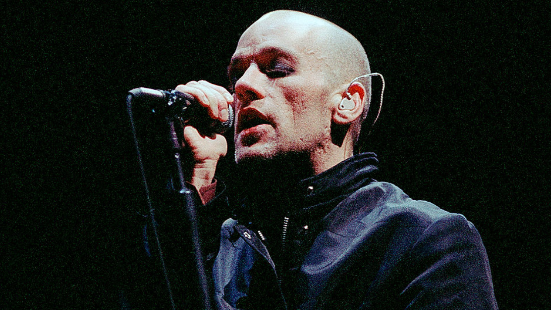 R.E.M., Michael Stipe: "Non ascolto "Out Of Time" da anni. Lo adoro, ma dopo tanto tempo non torni su qualcosa di così intenso"