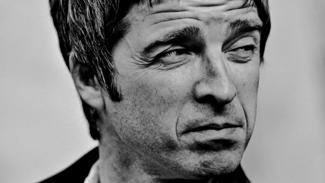 Noel Gallagher, lanciata la prima mostra fotografica virtuale dedicata interamente al rocker di Manchester. Guarda il trailer