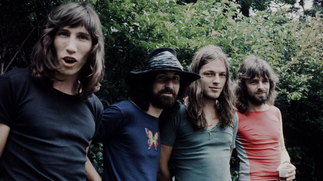 Pink Floyd, quella volta che la band rischiò di andare in bancarotta: "Per guadagnarci da vivere registrammo The Wall"