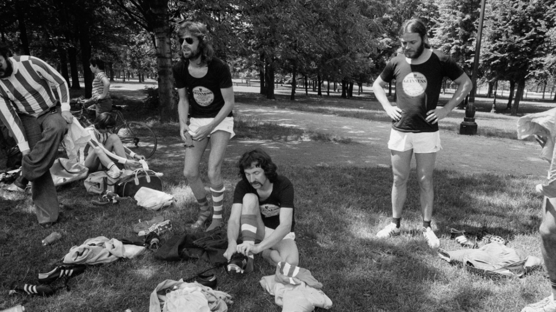 Pink Floyd, l'incredibile passione per il calcio di Roger Waters e David Gilmour: fondarono anche una squadra della band