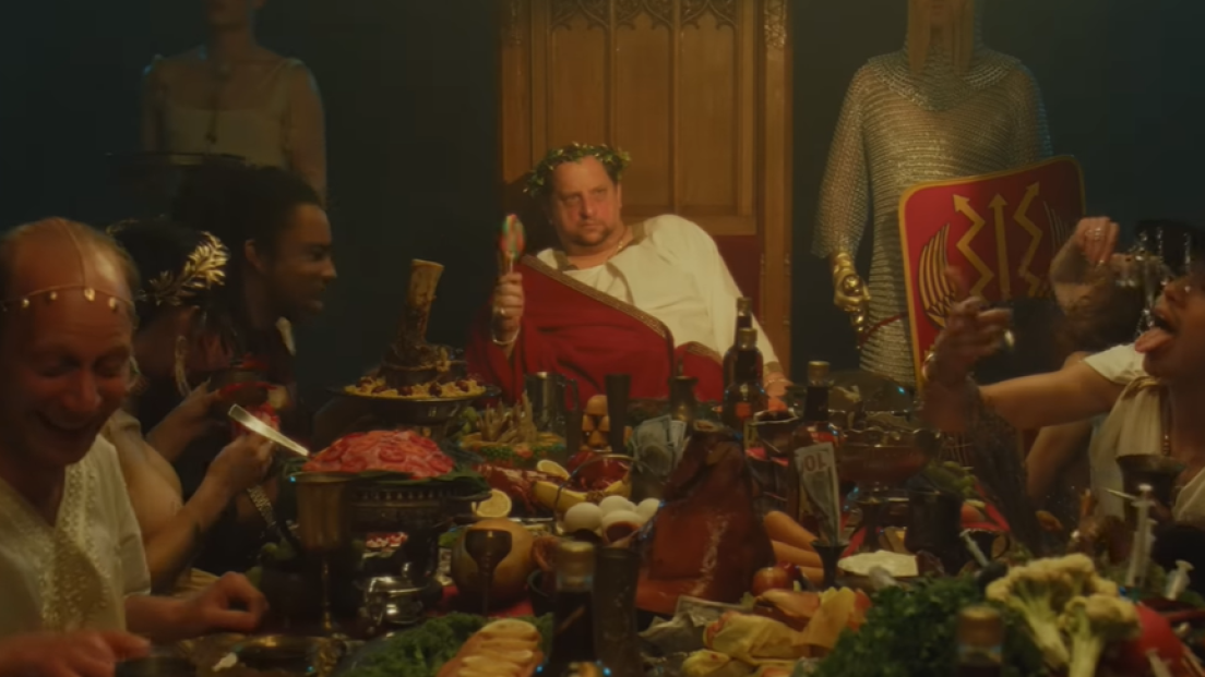 Queens Of The Stone Age, pubblicato il video ufficiale del nuovo singolo "Emotion Sickness". Guardalo qui
