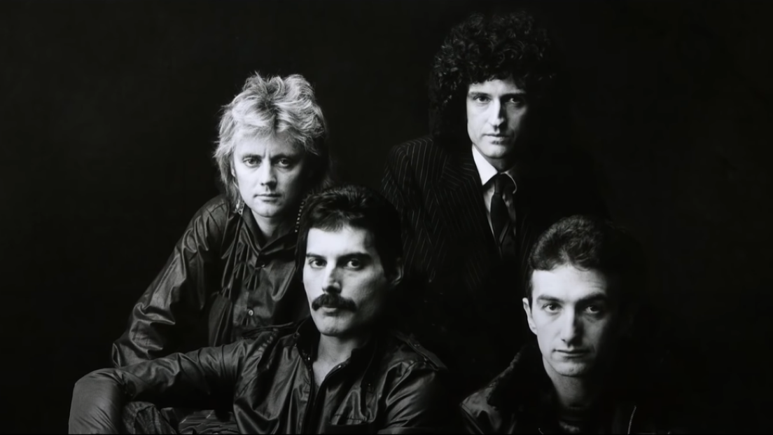 Queen, annunciata la serie (visibile gratuitamente) The Greatest, 50 episodi per i 50 anni dalla fondazione della band. Guarda il trailer