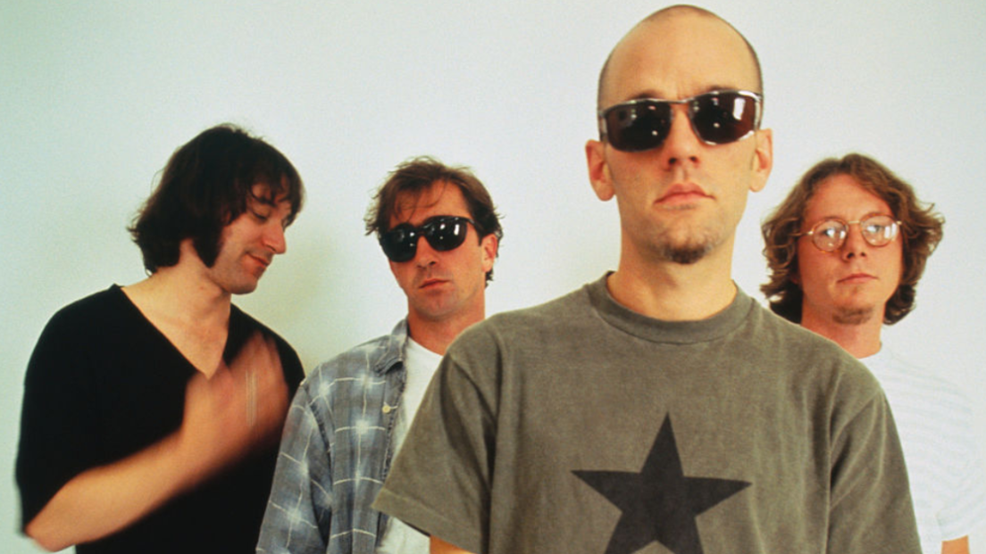 R.E.M., la storia di Everybody Hurts: da John Paul Jones dei Led Zeppelin al messaggio che salvò la vita di migliaia di giovani
