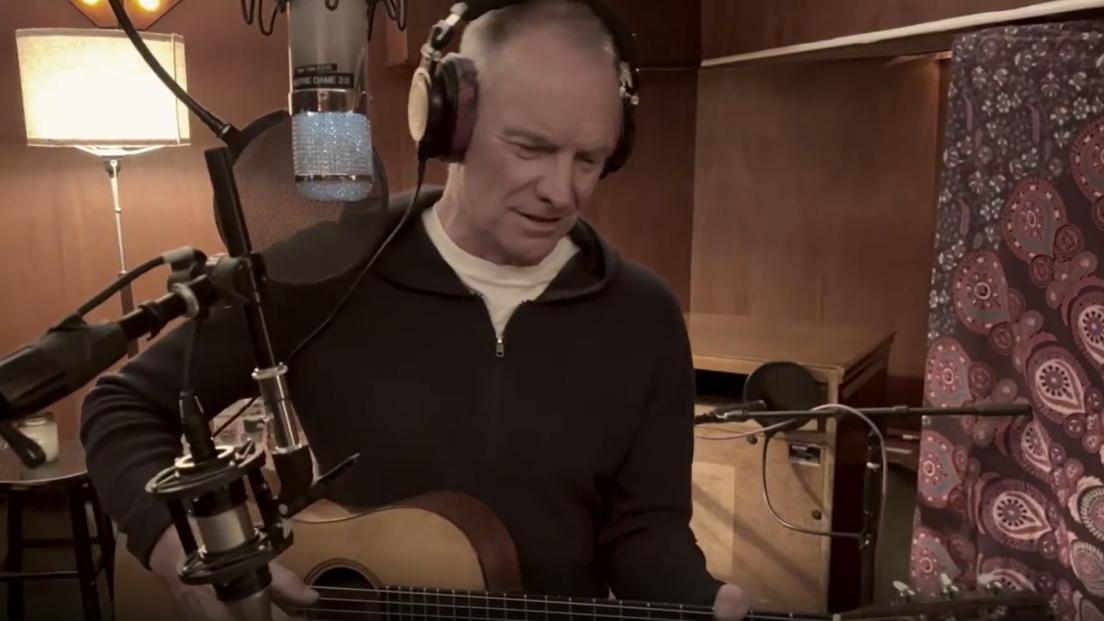 Sting pubblica una nuova versione di "Russians" contro la guerra in Ucraina: "È un appello per la nostra comune umanità"