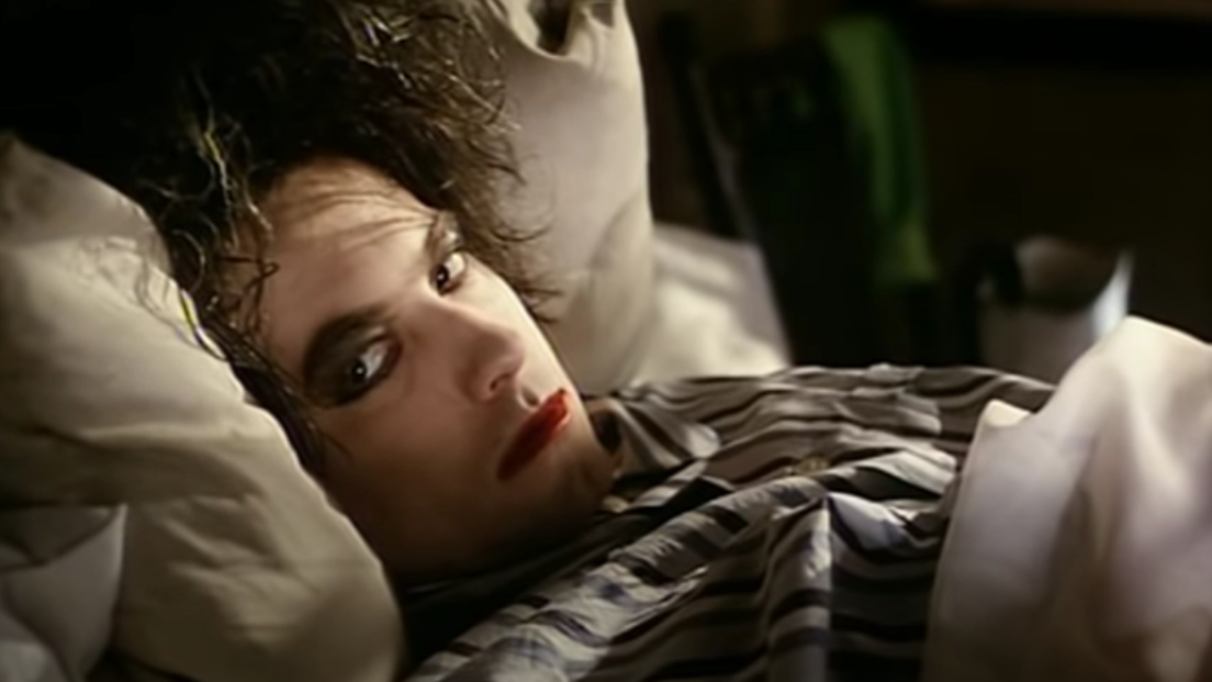 The Cure: la vera storia di Lullaby, dall'incubo infantile di Robert Smith al video ispirato a Roman Polanski