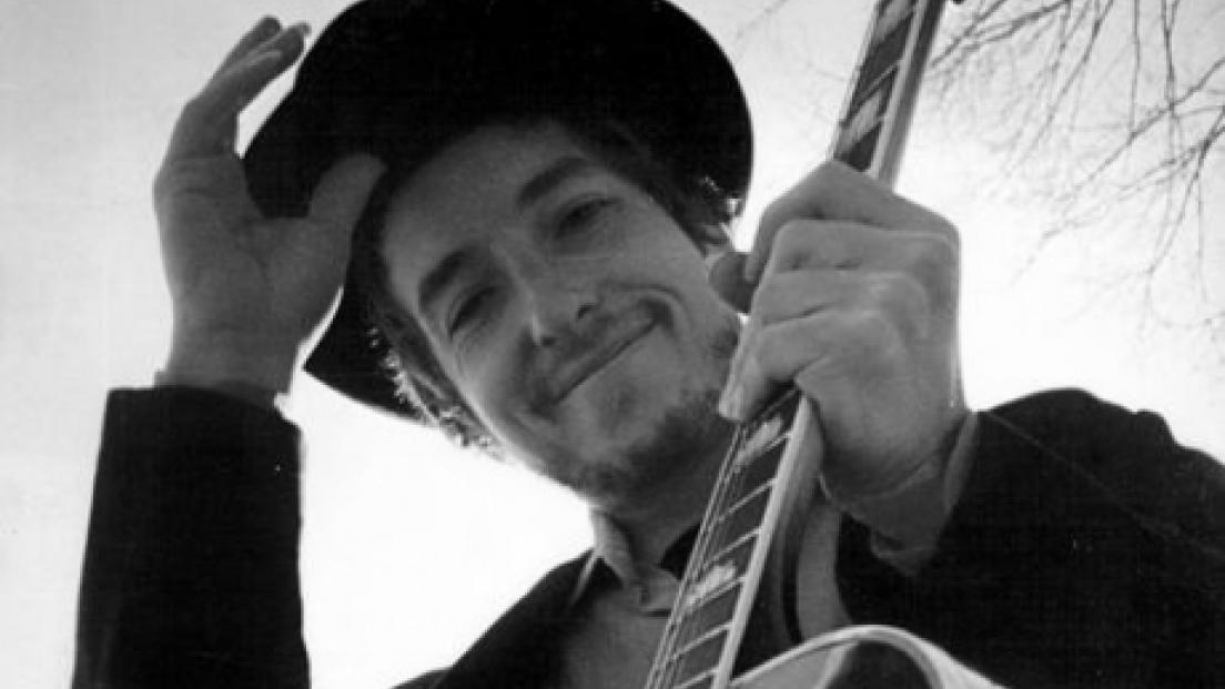 Bob Dylan, nel biopic Going Electric sarà interpretato da Timotheé Chalamet: "sono pronto, canterò tutto" 