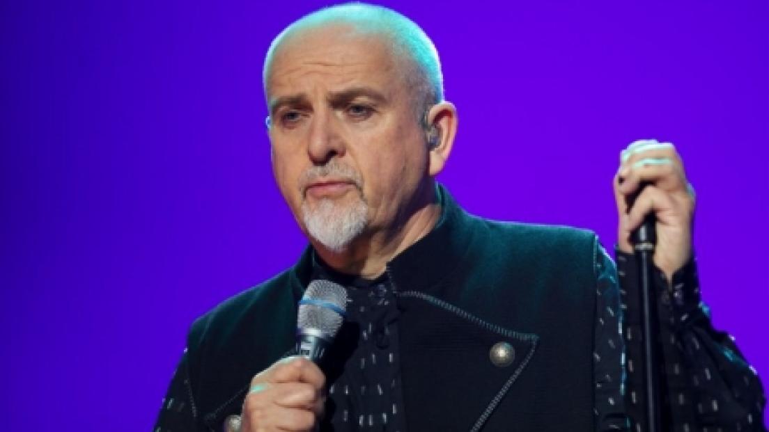 Coronavirus, Peter Gabriel pubblica due film completi dello storico live a Verona e lancia una raccolta fondi per l’Italia
