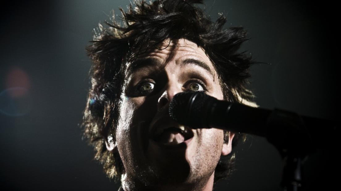 Green Day, Billie Joe Armstrong insulta un fan su Instagram per le sue opinioni su Trump: "Non ascoltare i miei dischi!". Guarda il post