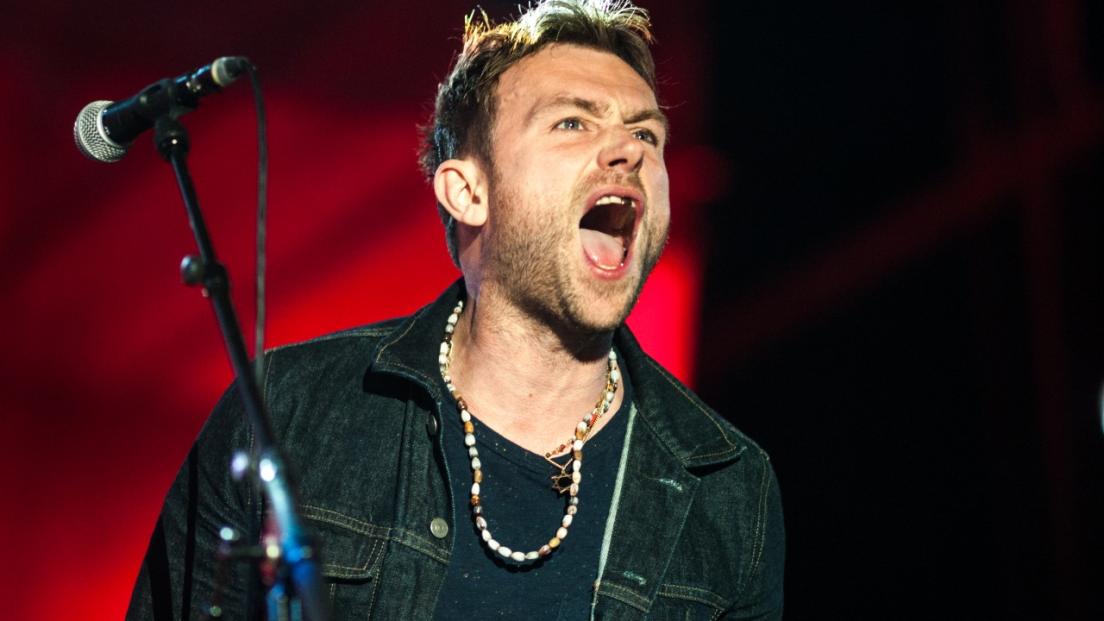 Blur, Damon Albarn se la prende con "l'apatia" pubblico al Coachella: "Non ci vedrete mai più, almeno cantate"