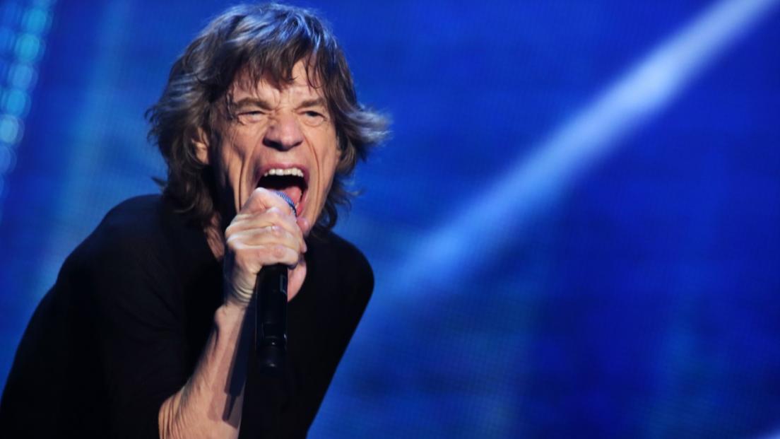 The Rolling Stones, Mick Jagger positivo al Covid: posticipata la data in Svizzera, confermato il concerto a Milano. Tutte le info