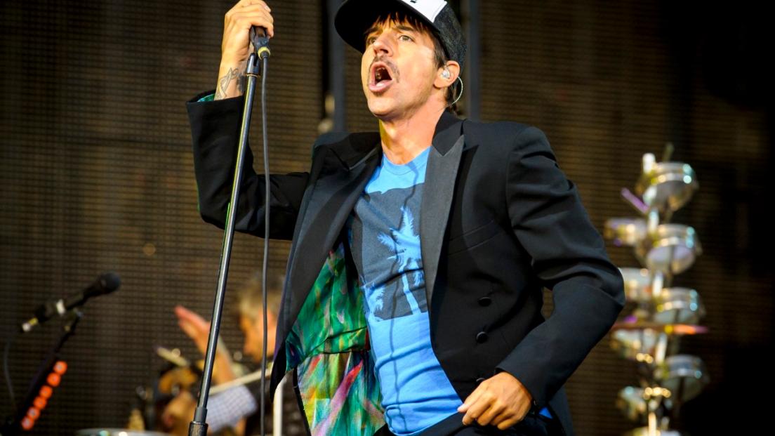 Red Hot Chili Peppers: Anthony Kiedis rivela l'infortunio subito in tour