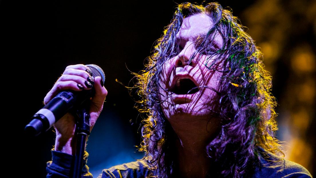 Ozzy Osbourne si è fatto male, è caduto nella sua casa di Los Angeles. Rinviate tutto il tour al 2020