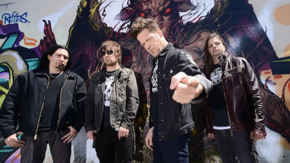 Metallica: Jason Newsted ha messo all'asta 60 strumenti tra bassi e chitarre