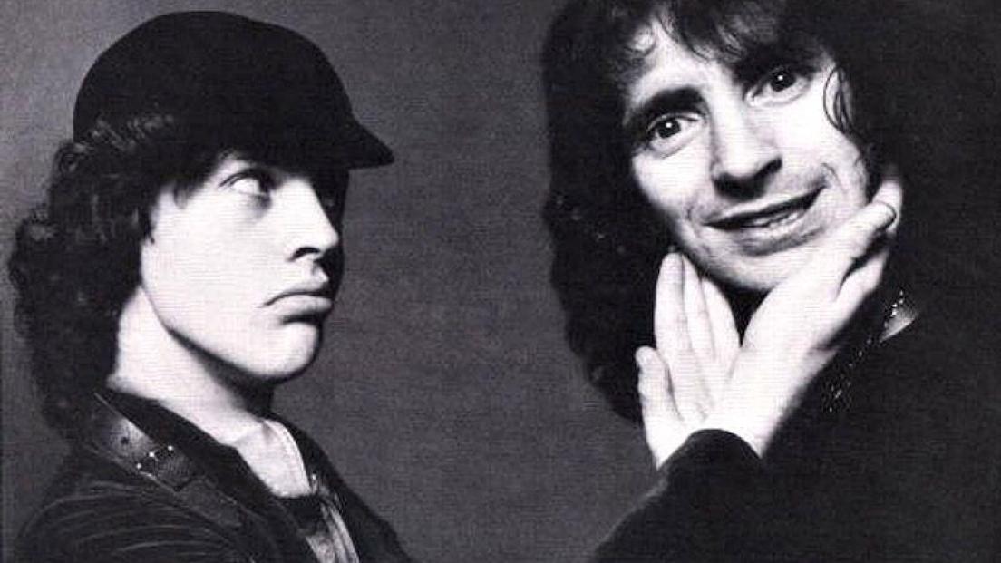 AC/DC, quando Bon Scott da autista diventò il frontman della band: "il vostro cantante fa schifo, sbarazzatevene"