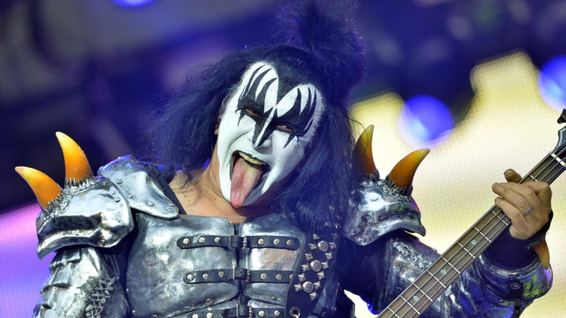 Gene Simmons è stato ingaggiato come motivatore aziendale in un'azienda canadese legata alla cannabis