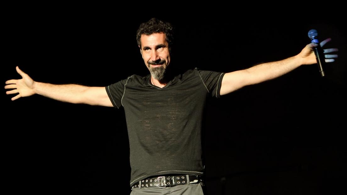 Serj Tankian ha pubblicato il video del nuovo singolo “How Many Times?”. Guardalo qui