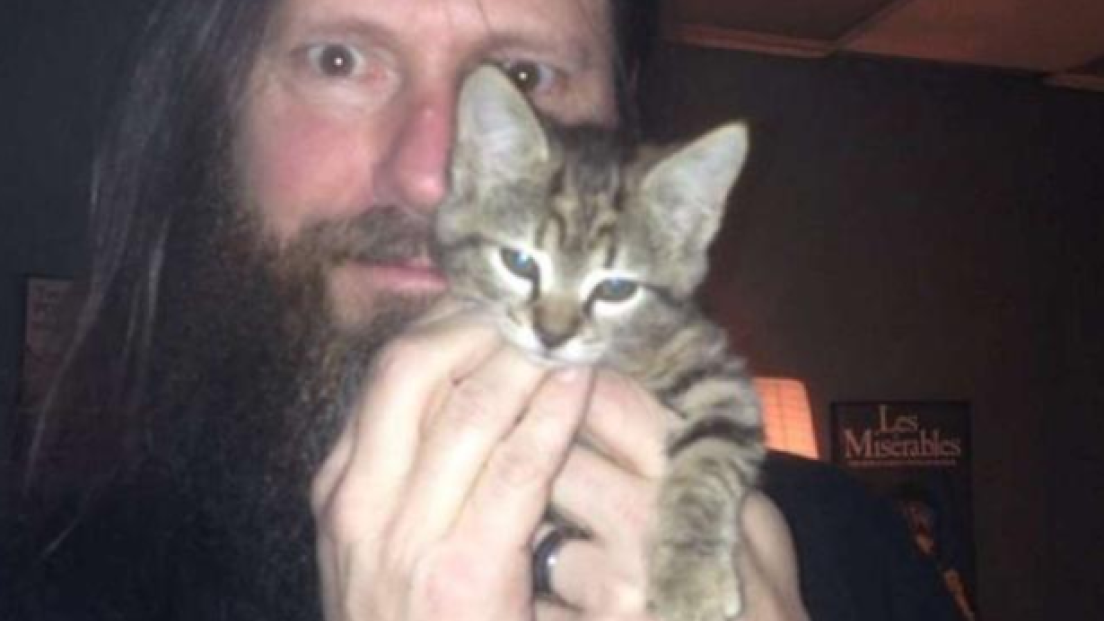 Gli Slayer salvano una gattina dal gelo