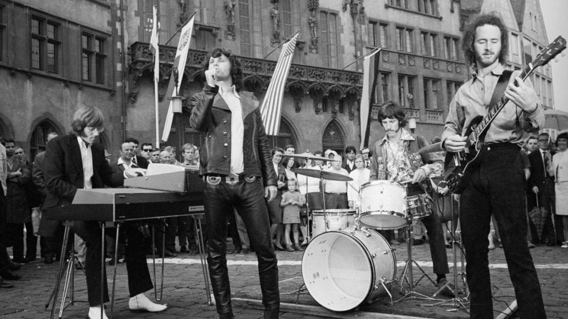 The Doors, ecco perché Jim Morrison si rifiutò di cantare la versione originale di Touch Me