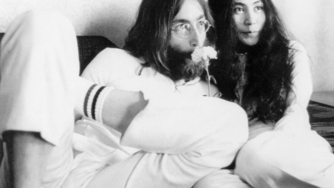 John Lennon e Yoko Ono During Press Conference