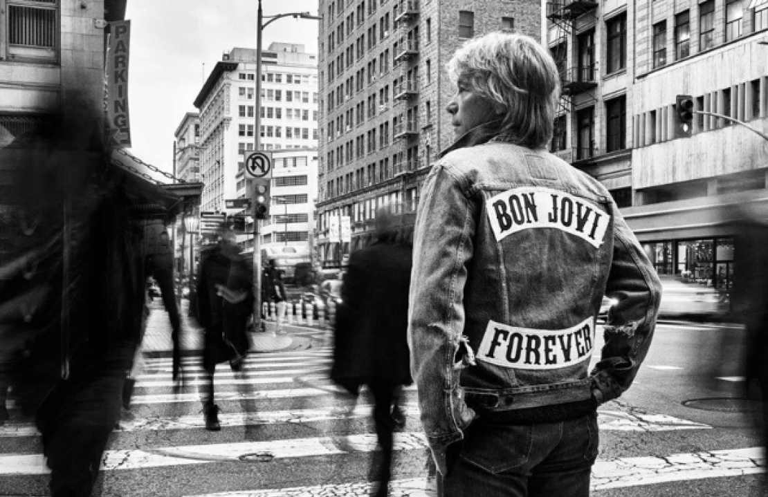 Bon Jovi – Forever (Legendary Edition): partecipa all'estrazione finale del cofanetto in formato 2 LP Jersey Blue