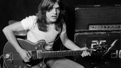 Malcolm Young: le foto più belle del chitarrista che ha fatto la storia degli AC/DC