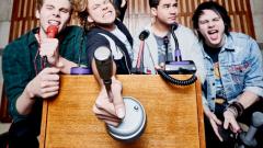 5 Seconds Of Summer - She's Kinda Hot