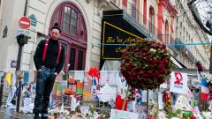 Eagles of Death Metal: biglietti gratuiti ai sopravvissuti del Bataclan per il concerto di Parigi
