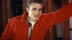 James Dean: il suo leggendario giubbotto rosso sarà venduto all’asta. Il prezzo stimato si aggira intorno ai 400-600 mila dollari