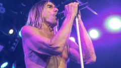 Iggy Pop con il corpo cosparso di burro d'arachidi: il video nel documentario sugli Stooges. Guardalo ora
