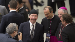 U2: The Edge a Roma ha suonato in acustico nella Cappella Sistina. Guarda il video