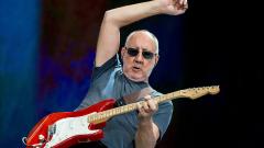 The Who, Pete Townshend si racconta: “L’arresto mi ha salvato la vita”. Tutti i retroscena nella sua biografia
