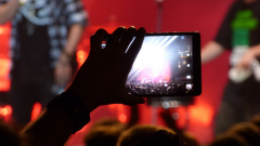 Apple dice no alle riprese con gli smartphone durante i concerti 
