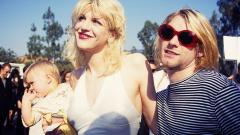 Nirvana, Courtney Love ha pubblicato una strofa alternativa di "Smells Like Teen Spirit" scritta da Kurt Cobain