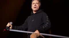 Iron Maiden: Bruce Dickinson paga di tasca propria gli stipendi arretrati dei dipendenti della sua azienda