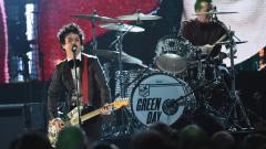 Green Day all'attacco di Trump durante gli American Music Awards. Guarda il video
