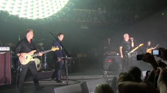 David Gilmour: duetto con l'attore Benedict Cumberbatch per cantare Comfortably Numb. Guarda il video
