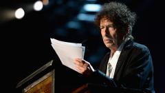 Bob Dylan dice no alla cerimonia per il Nobel: "Non andrò a Stoccolma. Ho altri impegni"