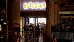 Sting ha riaperto il Bataclan: "Onoriamo i morti e ricominciamo a vivere". Guarda il video e le foto