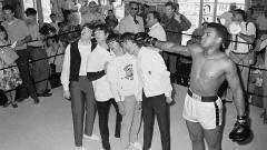 In memory of Muhammad Ali. Guarda le foto dello storico incontro con i Beatles