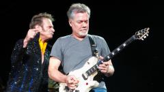 Eddie Van Halen è uscito dall'ospedale dopo una dolorosa reazione ai farmaci antitumorali 
