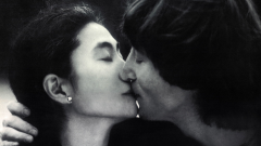 John Lennon, all’asta l’album che aveva autografato al suo assassino 