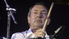 Nick Mason dei Pink Floyd ha distrutto in pista la sua auto da corsa. Guarda la foto 